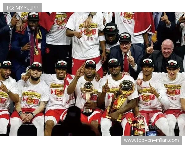 勇士队全力拼搏，追逐历史三连冠，勇士4年夺三冠对手