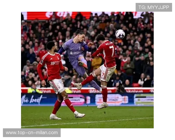 利物浦努涅斯门前扑倒捅射仍然得分力量太强，展现超级球员本色