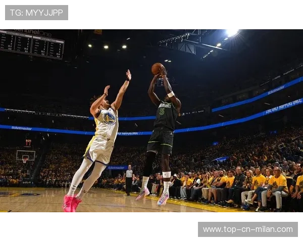 勇士库明加反击暴扣，全场高潮